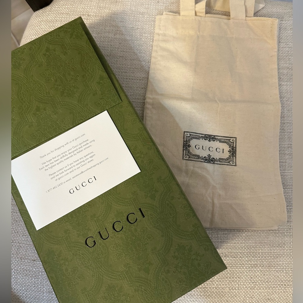 Gucci gift box with cotton gift bag and thank you card